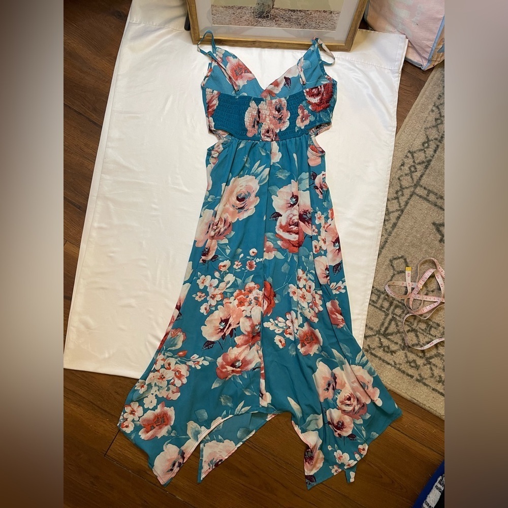 Inspired Hearts size large blue floral midi dresss - Picture 3 of 9